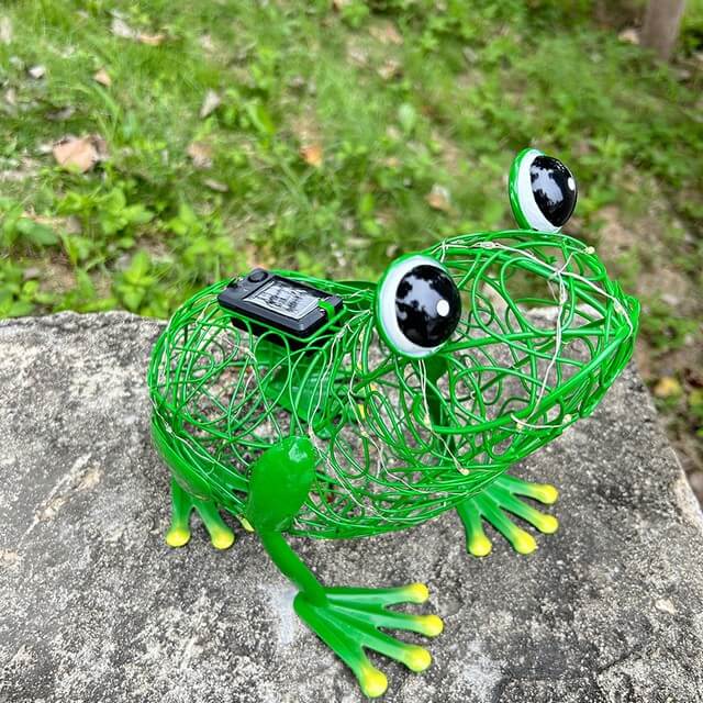 Manufacturer Customize Solar Powered Decorative Metal Animal Yard Solar Bee Lights