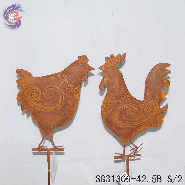 Garden Decorating Rusty Metal Yard Art Chicken