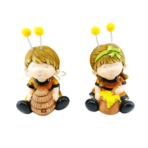 Creativity Personality Custom Terra Cotta Clay Bee Boy Girl Statue Ornament For Home Decor Garden Lawn