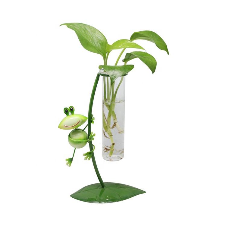 Custom Fashion Metal Grasshopper Planter Pot Glass Tube Home Decor Luxury